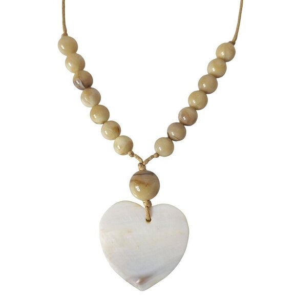 Mother of Pearl Heart Glass Beaded Pendant Necklace - Picture 2 of 3